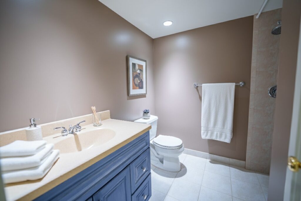 Bathroom-min Bathroom-min