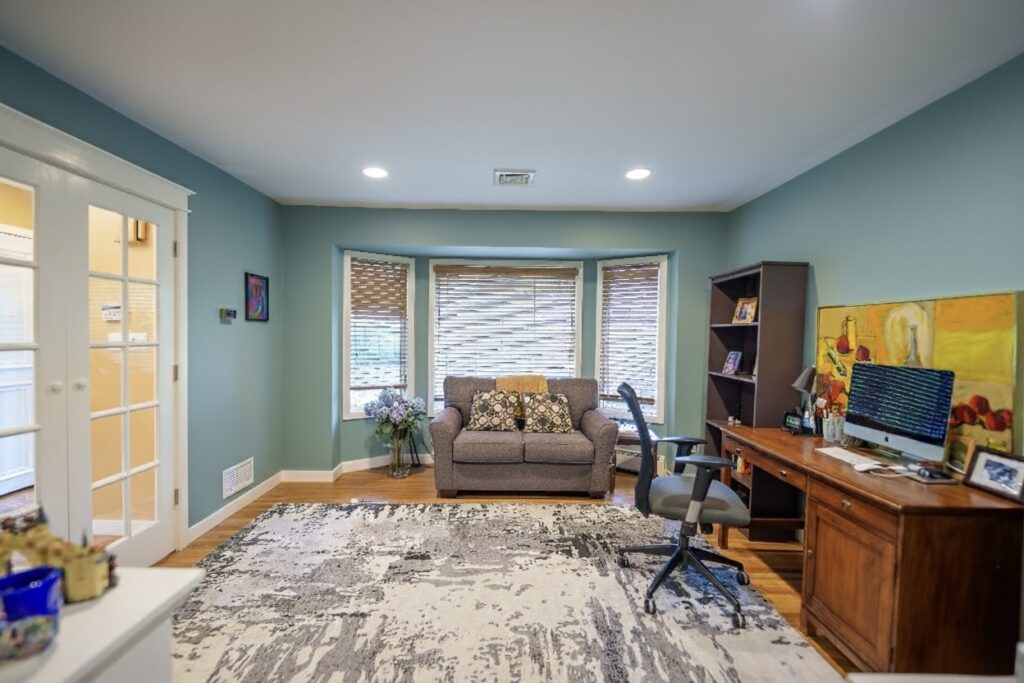 Staged Office-min Staged Office-min